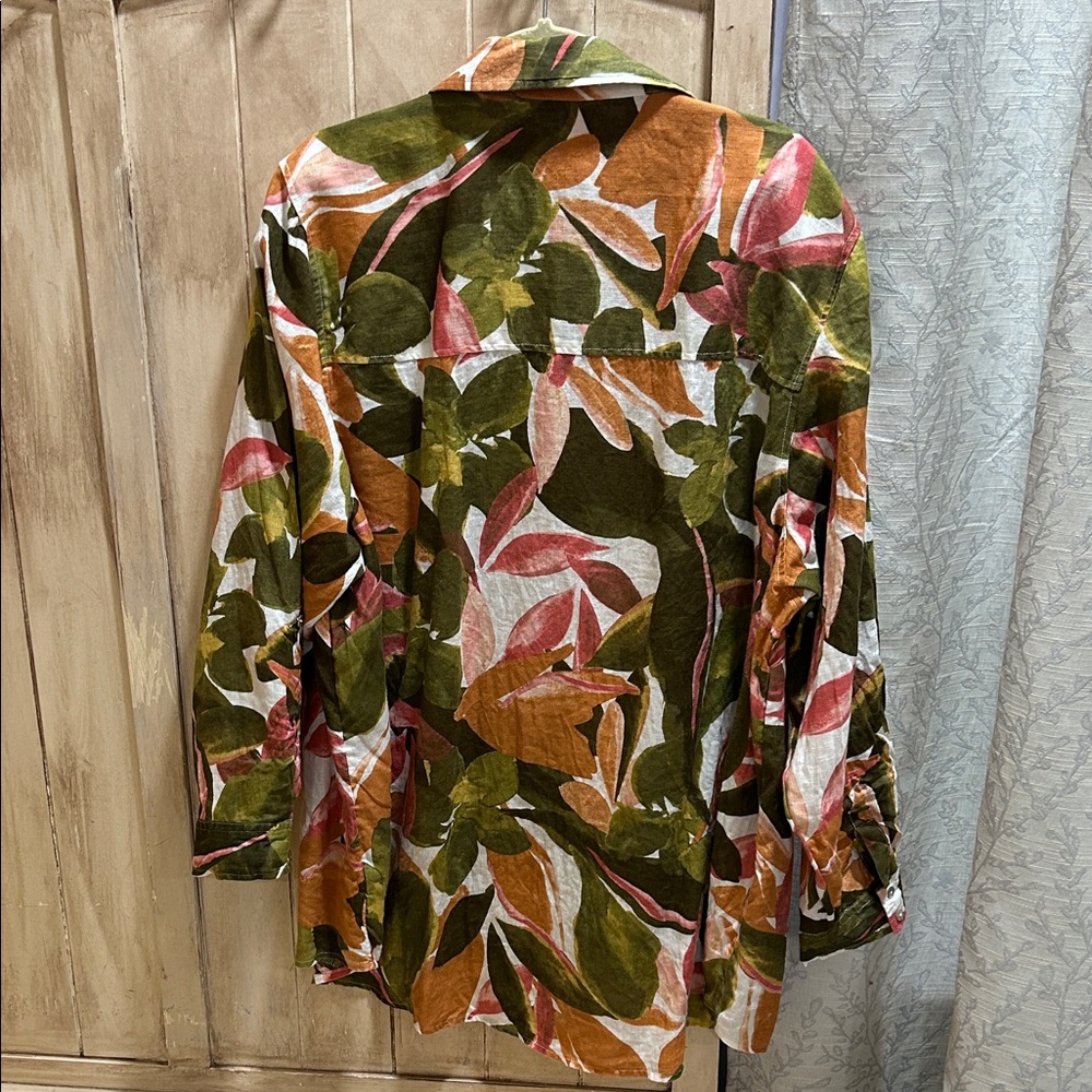 Tahari-Chartreuse and Multicolor Leaf Print Ladies 100 % Linen Shirts - Picture 5 of 12